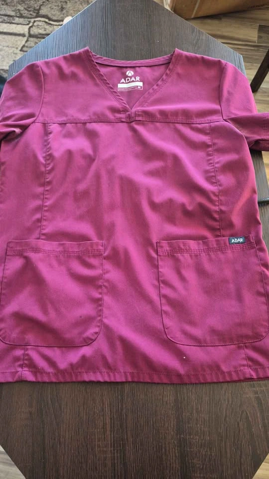 Medium scrub tops - photo 5