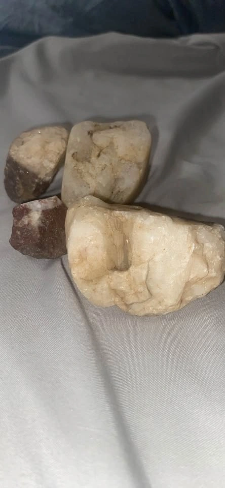 Natural Quartz, unpolished - photo 2