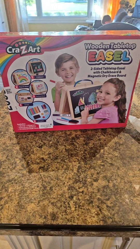 Tabletop easel bnib