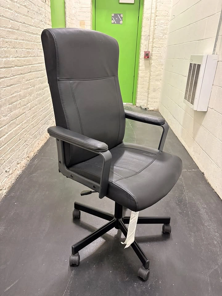 Black High-Back Office Chair