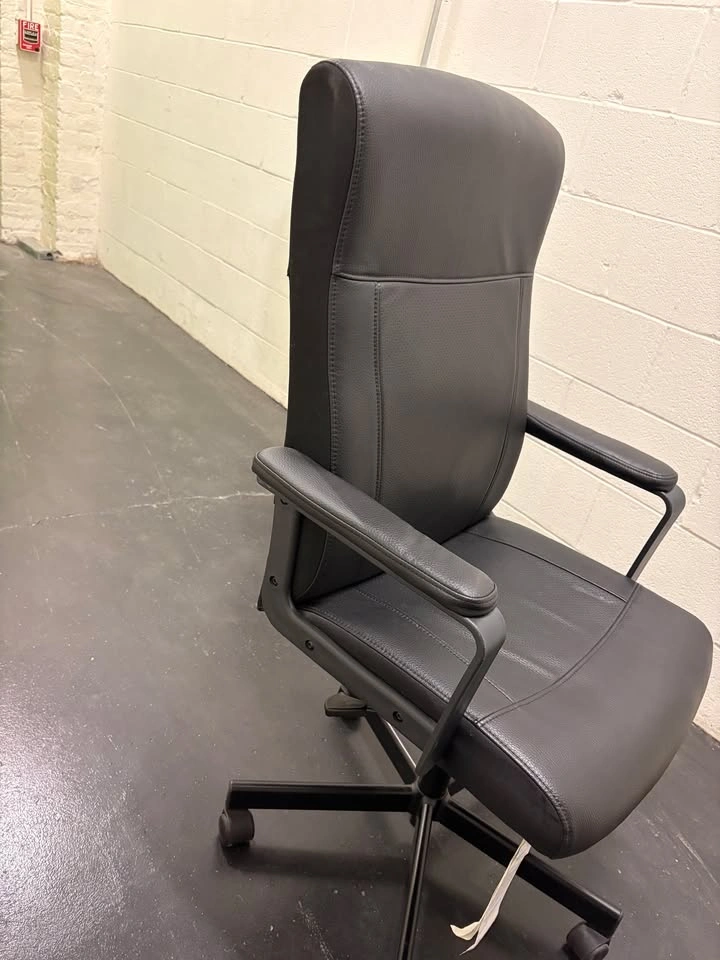 Black High-Back Office Chair - photo 2