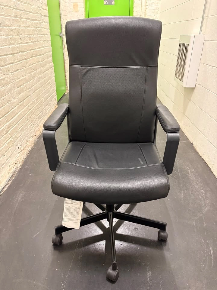 Black High-Back Office Chair - photo 3