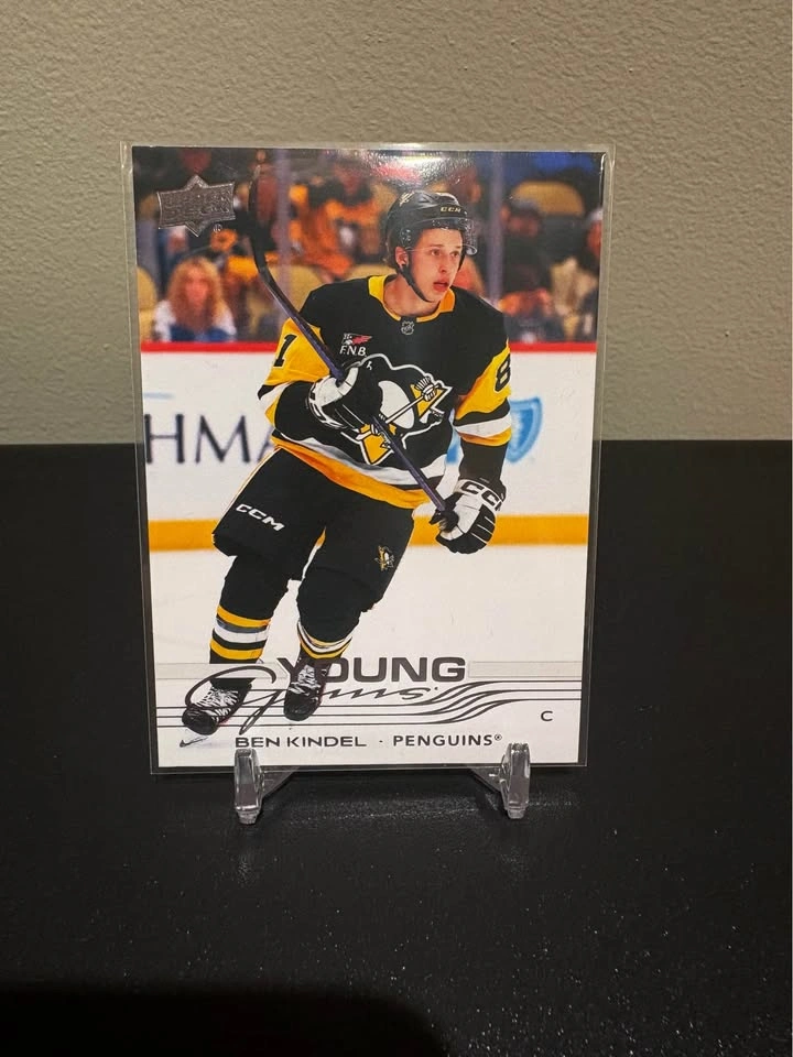 Ben Kindel Upper Deck Young Guns & UD Canvas Hockey Cards - photo 3