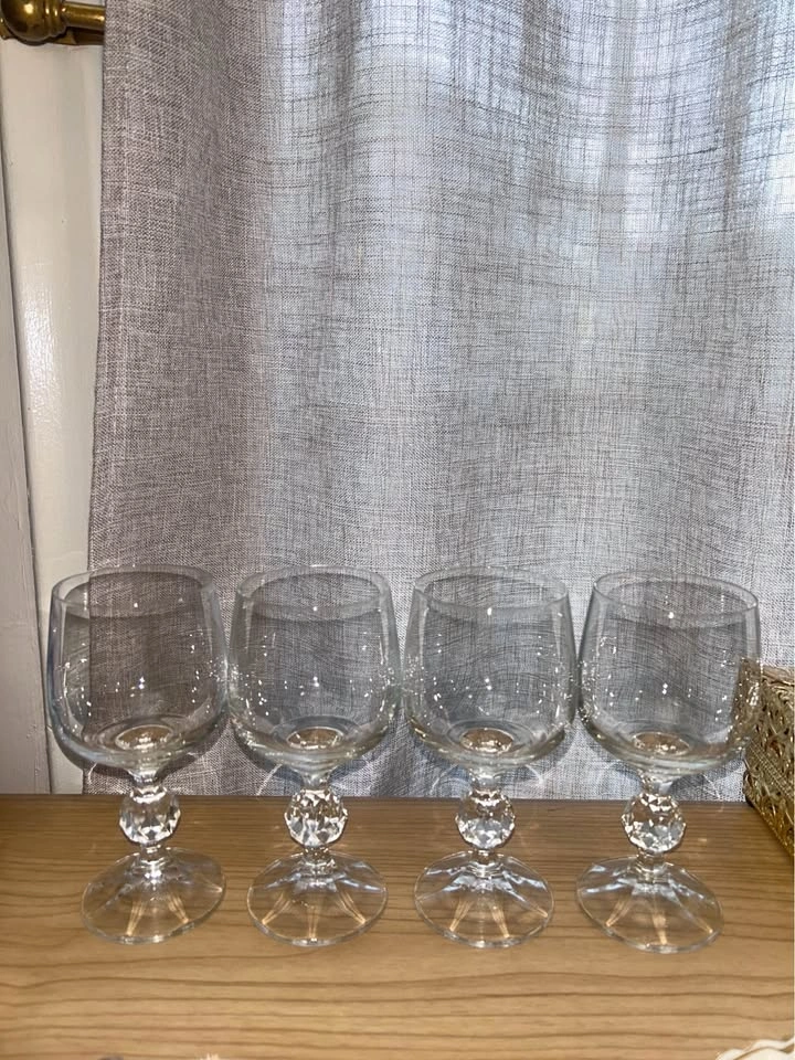 Set of 4 Crystal-Style Wine Goblets – Faceted Ball Stem - photo 2