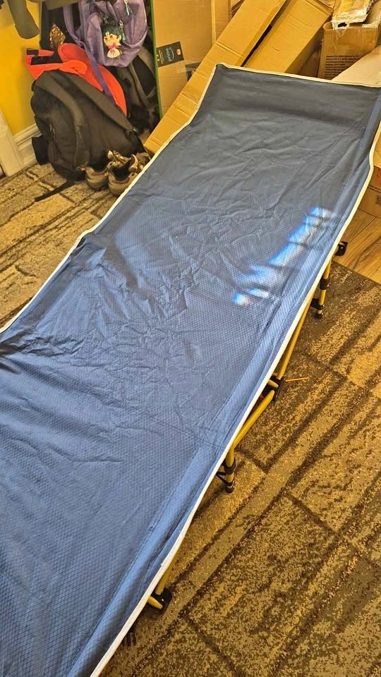 Camping cot READ AD