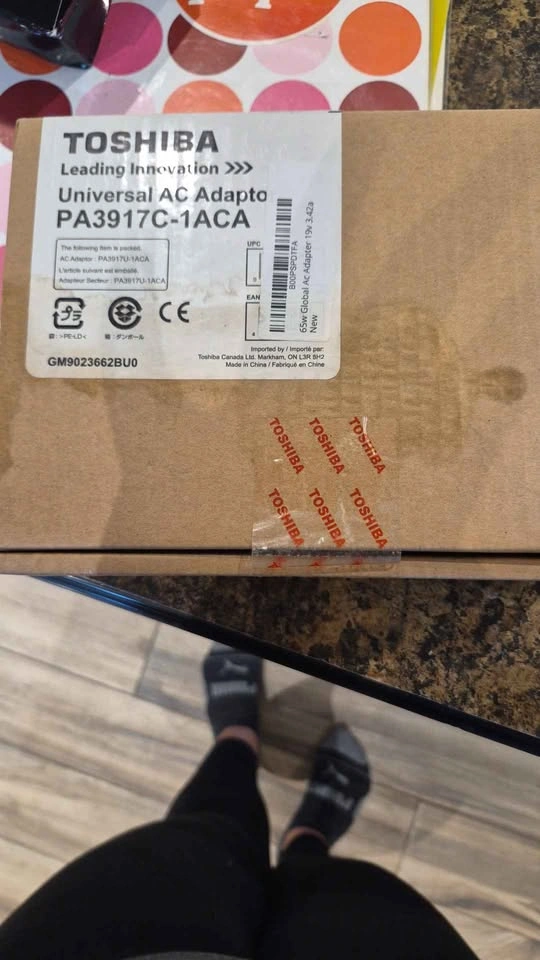 Toshiba power adaptor - photo 3