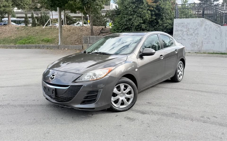 2010 Mazda MAZDA3 - photo 2