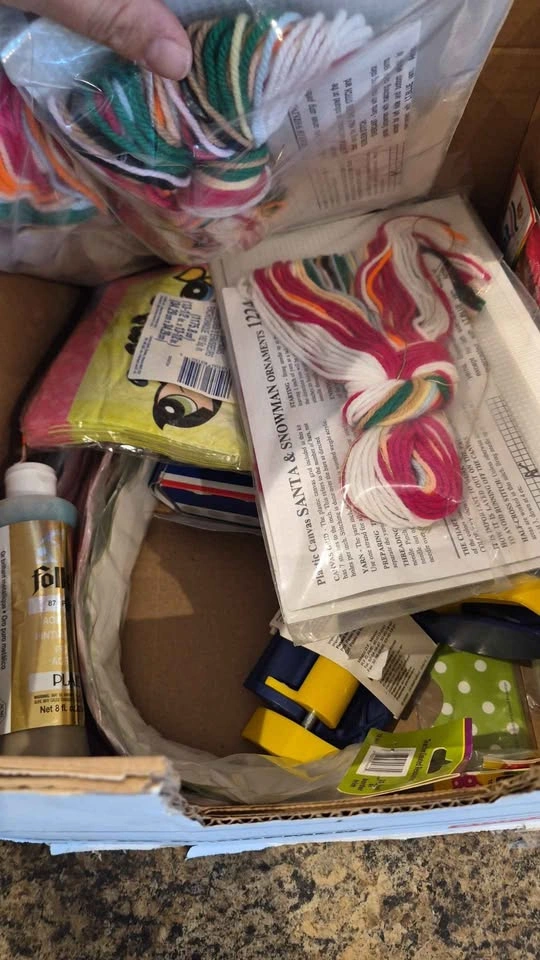 Mixed box teacher/craft stuff - photo 2