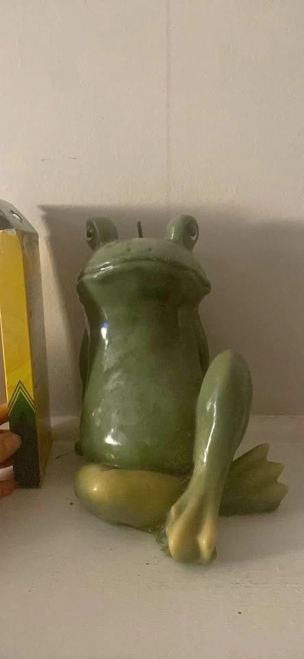 Vintage Frog candle