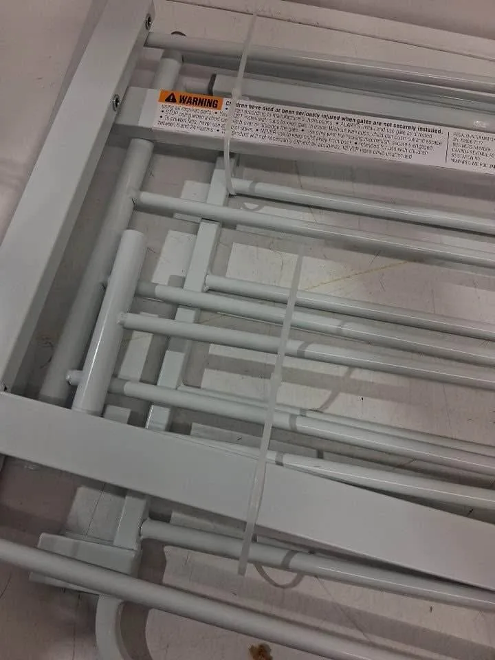 NEW PRESSURE MOUNT REGALO EXTRA WIDE SAFETY GATE image indicator(4)