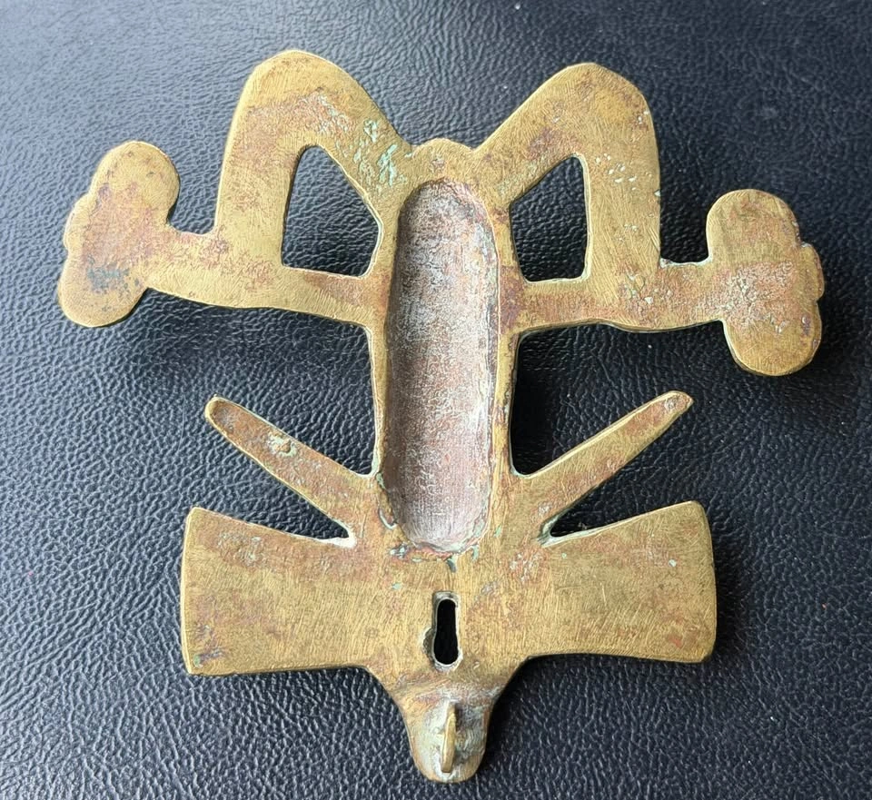 Vintage Brass Tairona Style Frog Pendant - photo 3