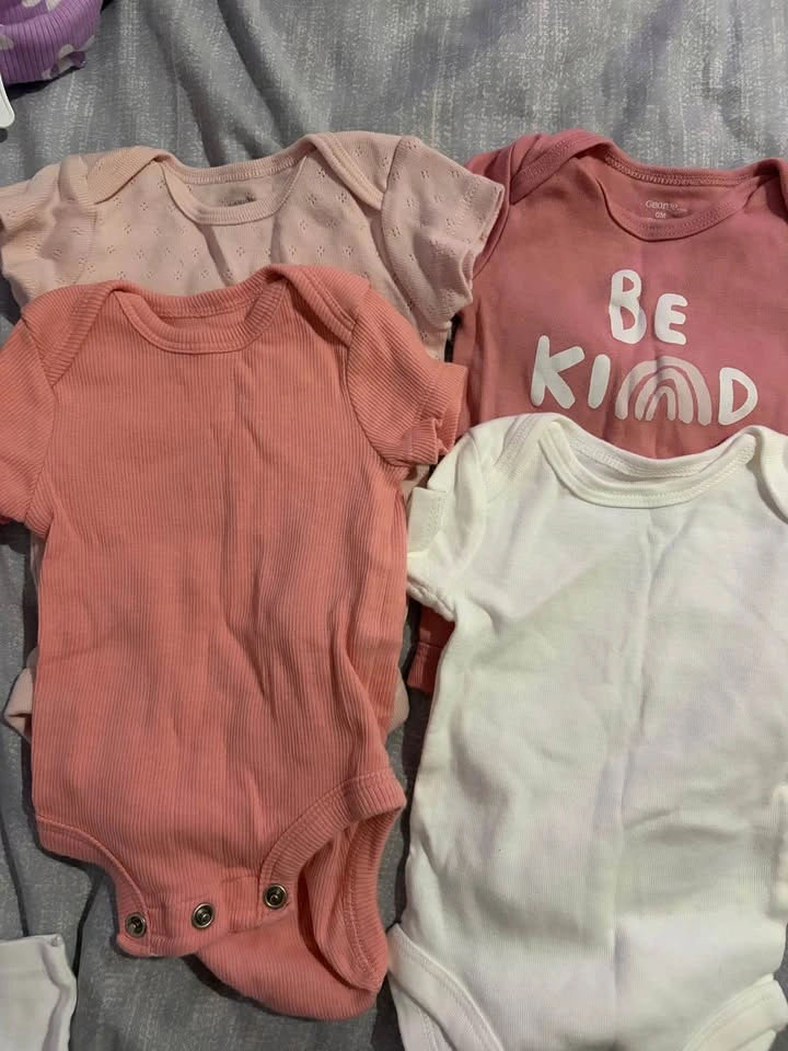 New born baby girl clothes - photo 2