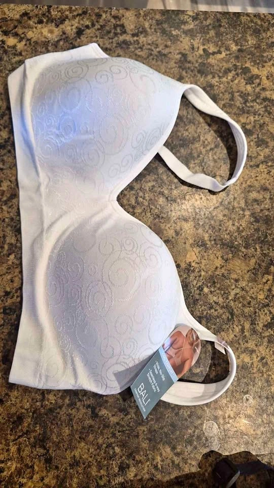 36 D Bali Bra BNWT