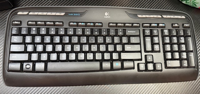 Logitech MK320 wireless combo