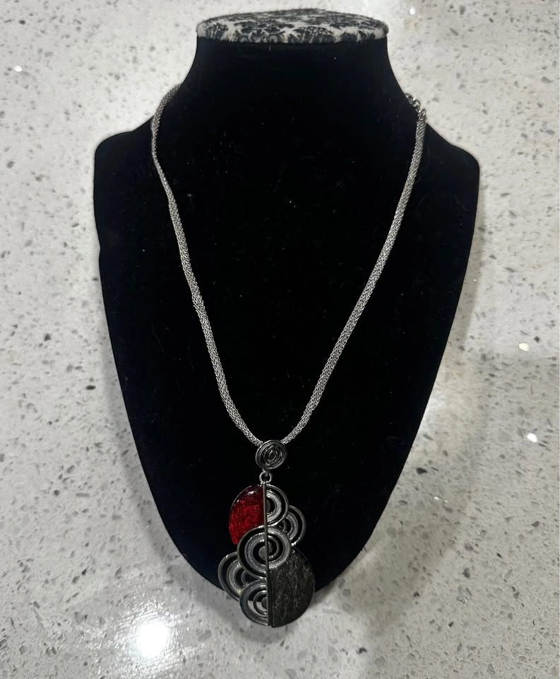 Silver-Tone Statement Necklace - photo 3