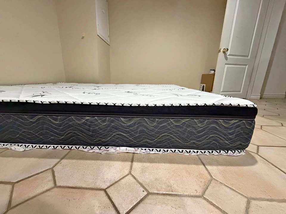 Mattress, Queen Size