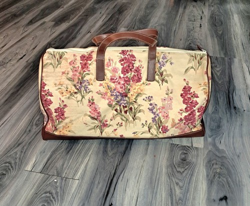 Cream-Colored Floral Tapestry 20" Weekend Duffle Bag