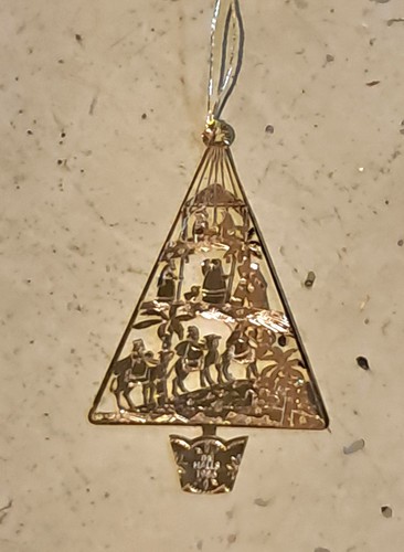 Rare 1986 Hall Family Brass Hallmark Christmas Ornament - photo 4
