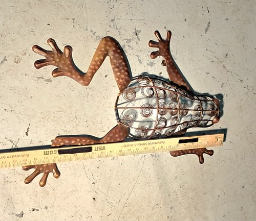 Brown Metal Wire Frog Wall Decor Figurine - photo 4