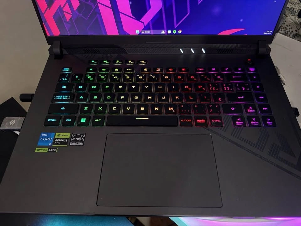 ASUS ROG Strix G16 (2024) + LG 32” 180Hz Monitor Bundle - photo 3