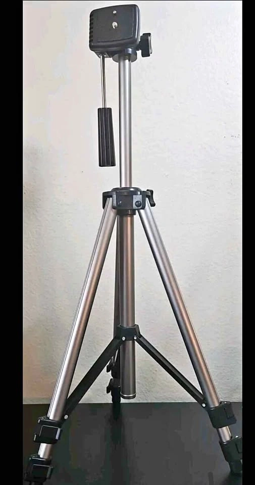 Magnavox Tripod Heavy-Duty Universal - photo 2
