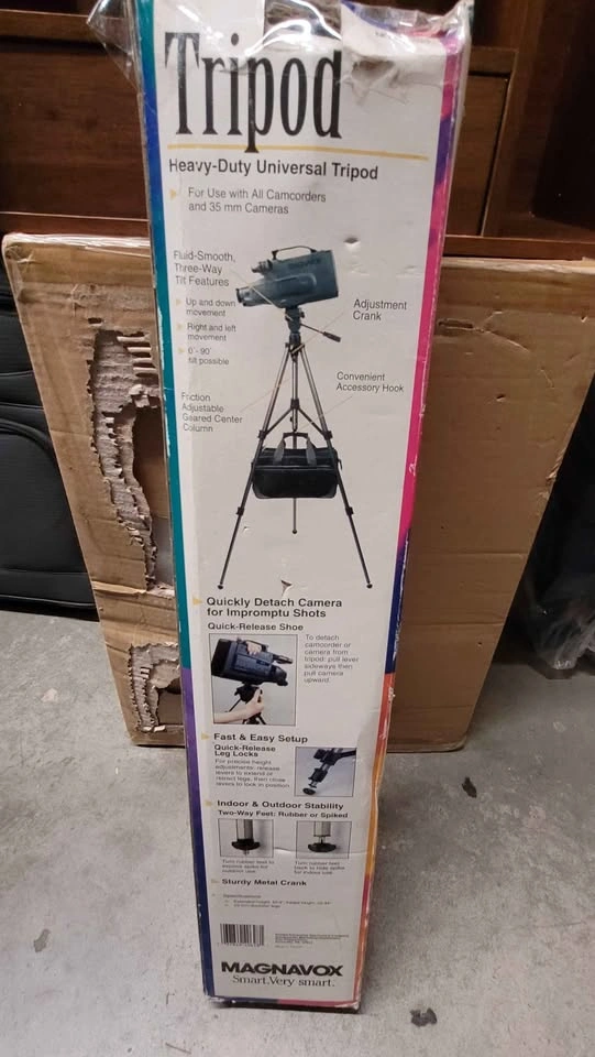 Magnavox Tripod Heavy-Duty Universal - photo 4