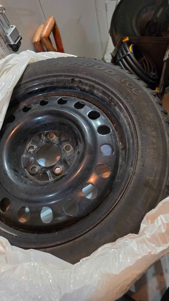 17" Winter Tires on Black Steel Rims - 215/55R17 - photo 4