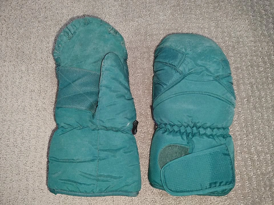 Hot Paws Thinsulate Winter Mittens with Gloves Combo - Size: Med - photo 2