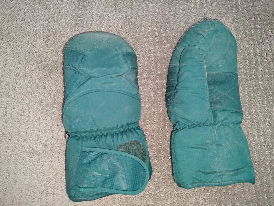 Hot Paws Thinsulate Winter Mittens with Gloves Combo - Size: Med - photo 3