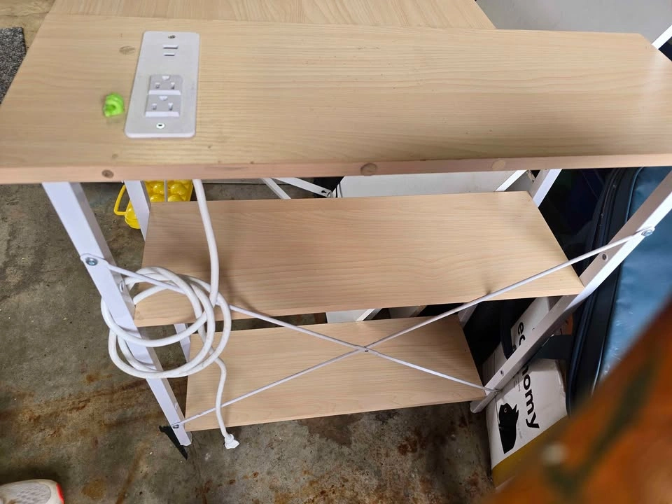 Office Desk - photo 3