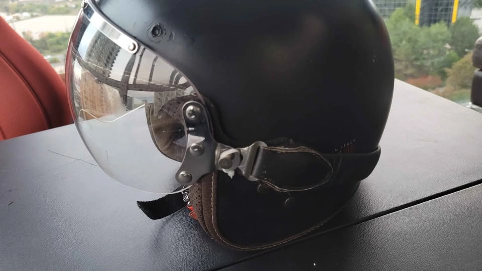 XL Vespa Helmet - photo 4