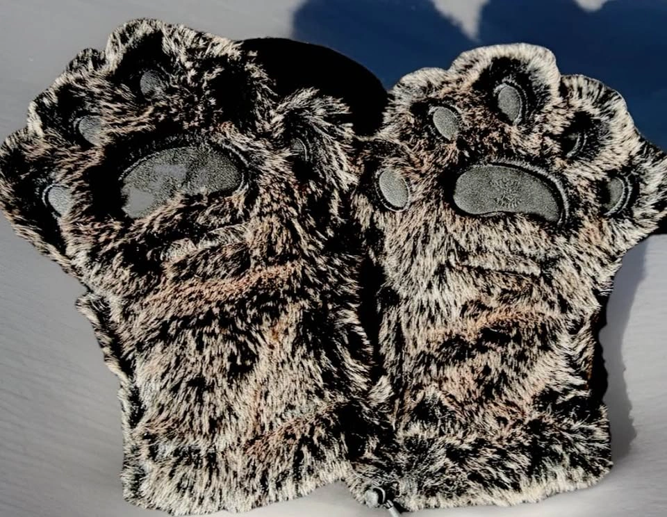 Cozy and Furry PAW Mittens - photo 3