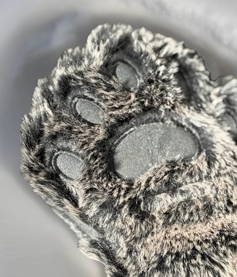 Cozy and Furry PAW Mittens - photo 4