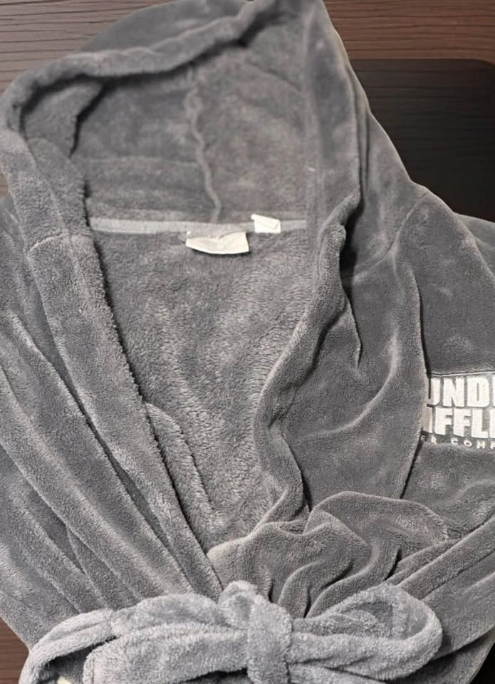 The Office Dunder Mifflin Grey Plush Robe - BoxLunch Exclusive - photo 2