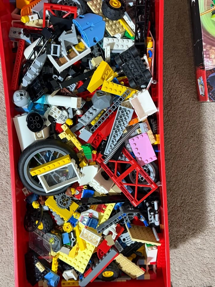 Giant Lot of Lego Sets with Minifigures, Manuals and Boxes - photo 4