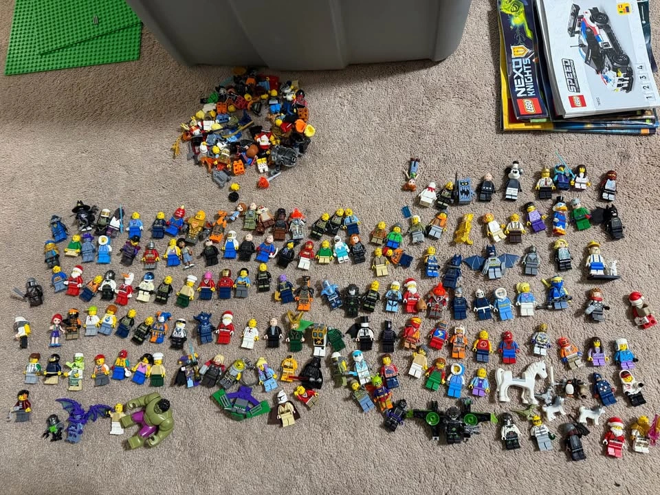 Giant Lot of Lego Sets with Minifigures, Manuals and Boxes - photo 5