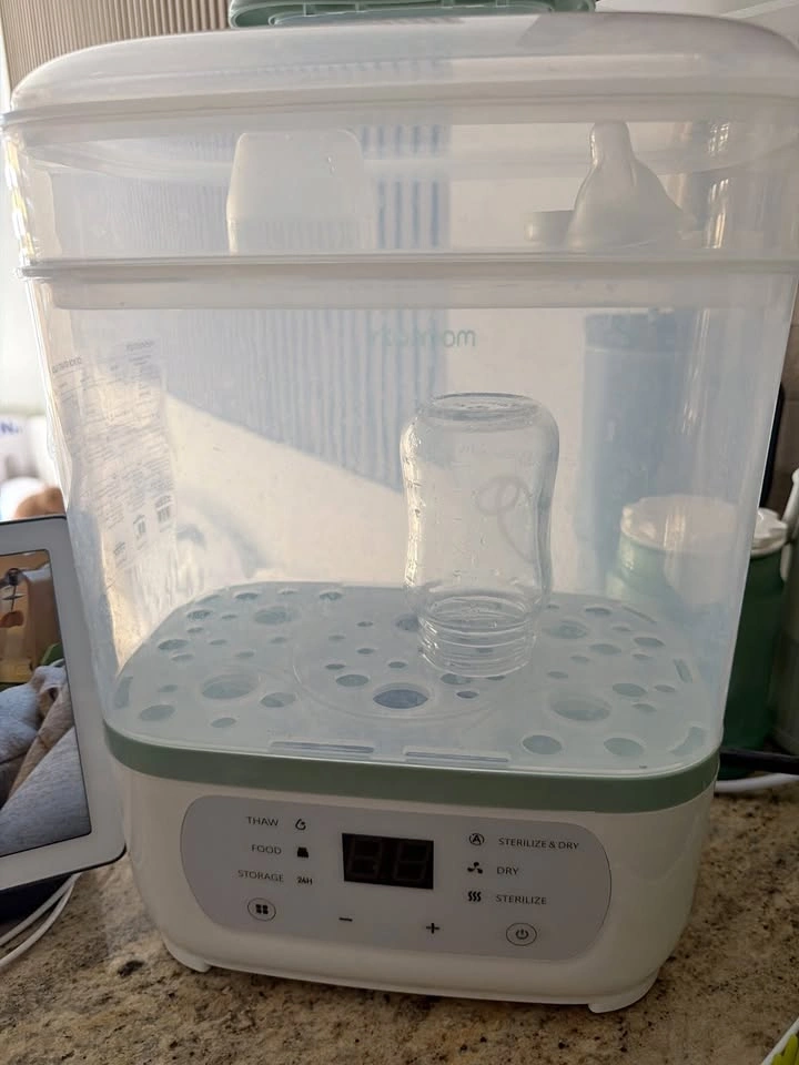 Momcozy 8-in-1 bottle sterilizer and dryer