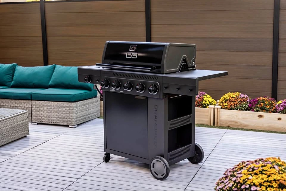 Charbroil Performance Series FlavorMax 5-Burner Gas Grill