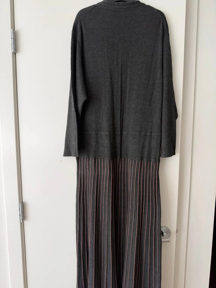 Knit V-Neck Midi Dress with Pleated Skirt - photo 2