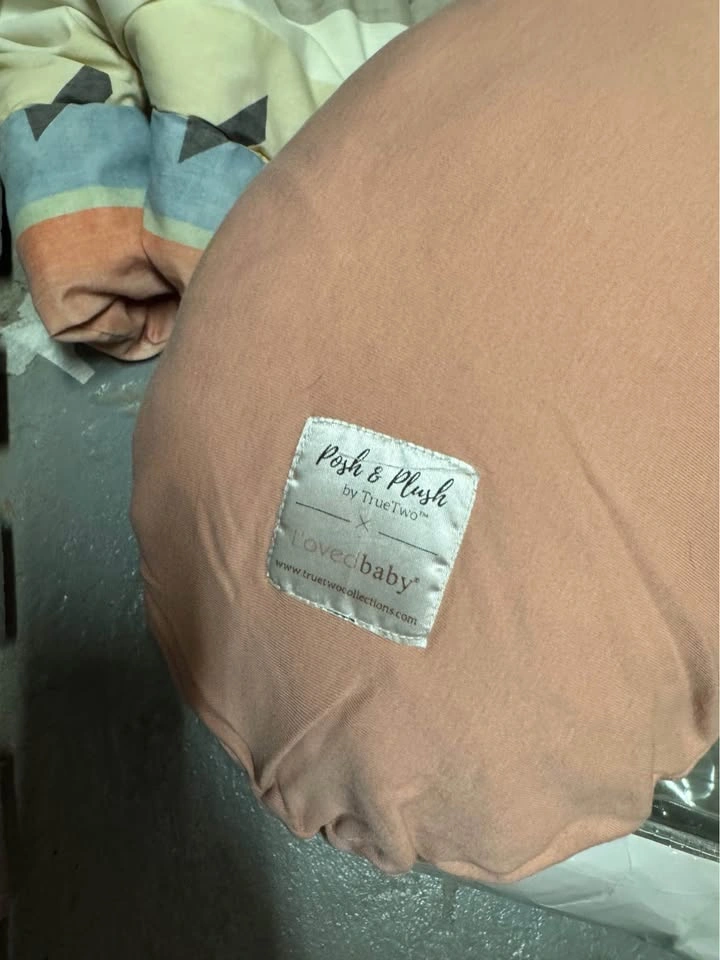 Posh & Plush x L'ovedbaby Nursing Pillow - photo 2