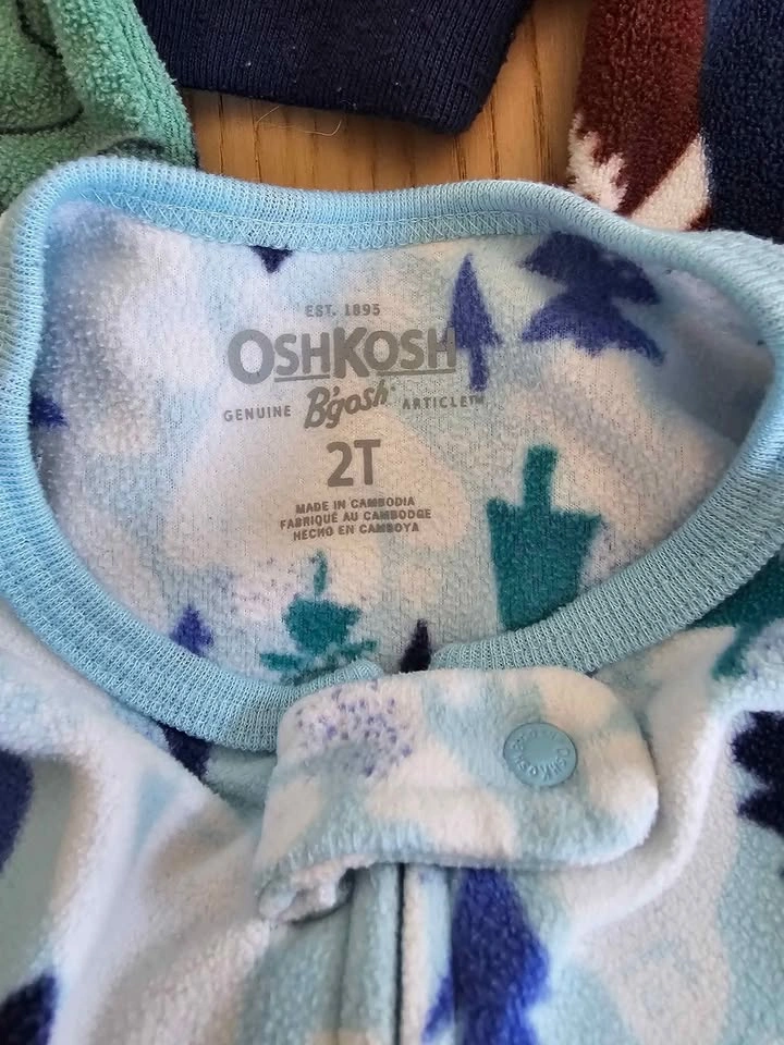 2T Carter's and Oshkosh fleece sleepers - photo 2