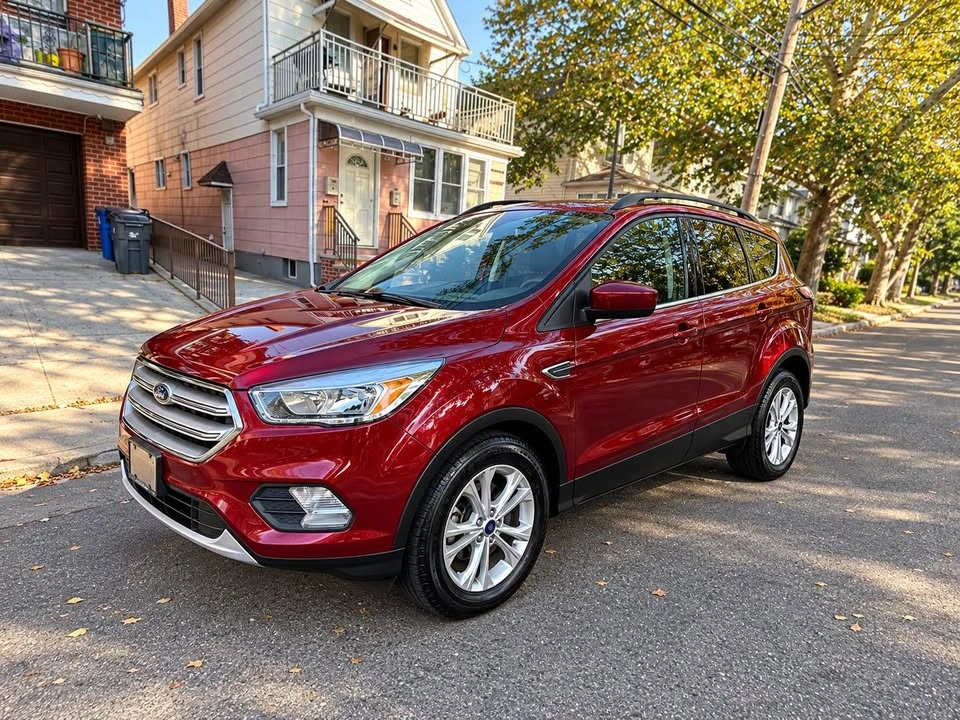 2018 Ford Escape · SE Sport SUV 4D - photo 2