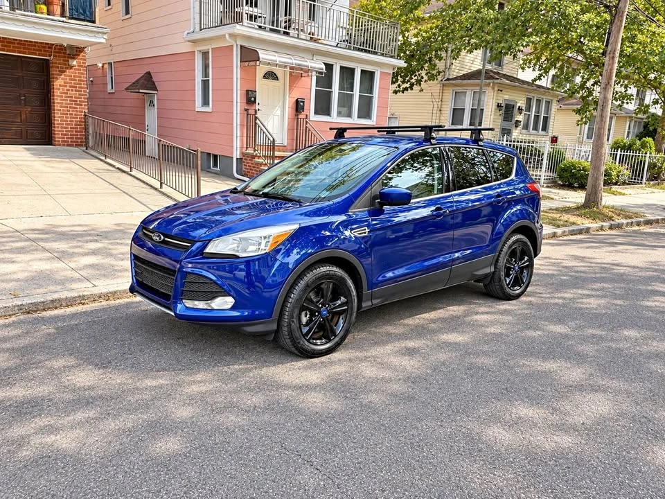 2015 Ford Escape · SE Sport Utility 4D