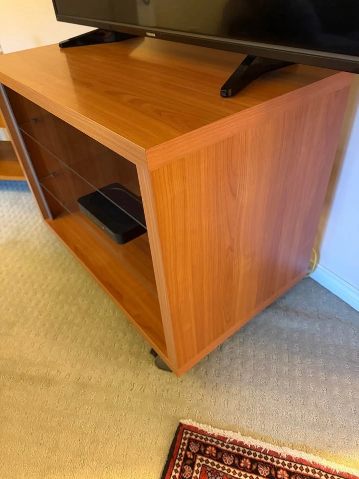 Maple veneer tv console - photo 4