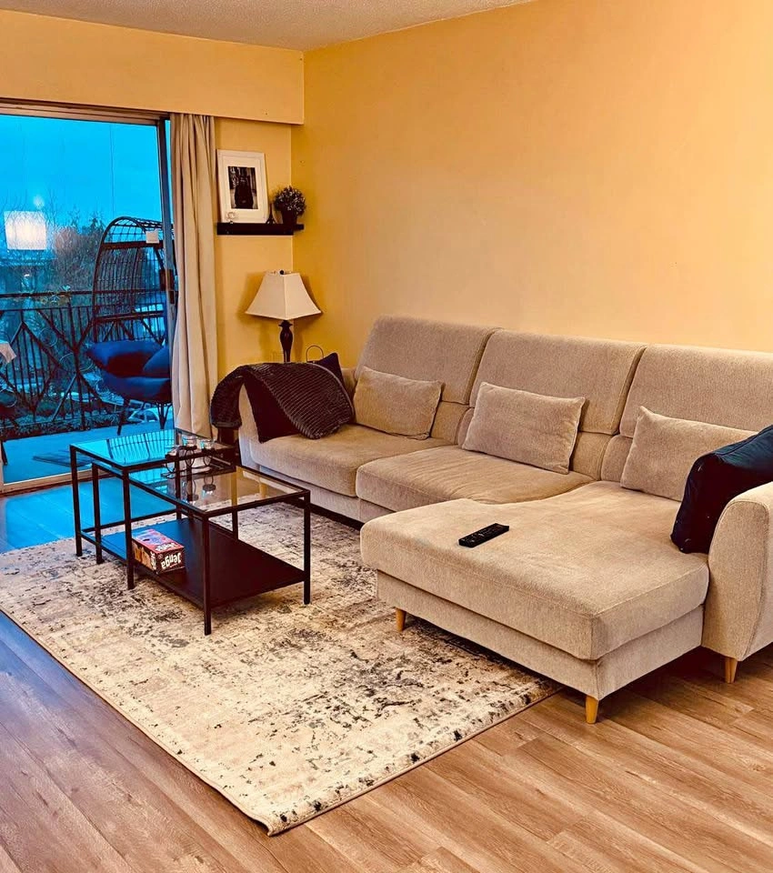 Beige Sectional Sofa with Chaise