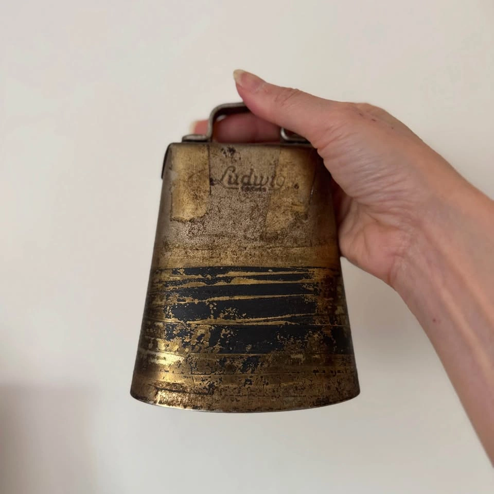 Vintage Ludwig Chicago Cowbell – Gold Tone Metal Percussion Bell - photo 2