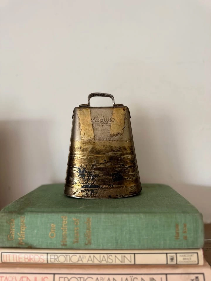 Vintage Ludwig Chicago Cowbell – Gold Tone Metal Percussion Bell - photo 5