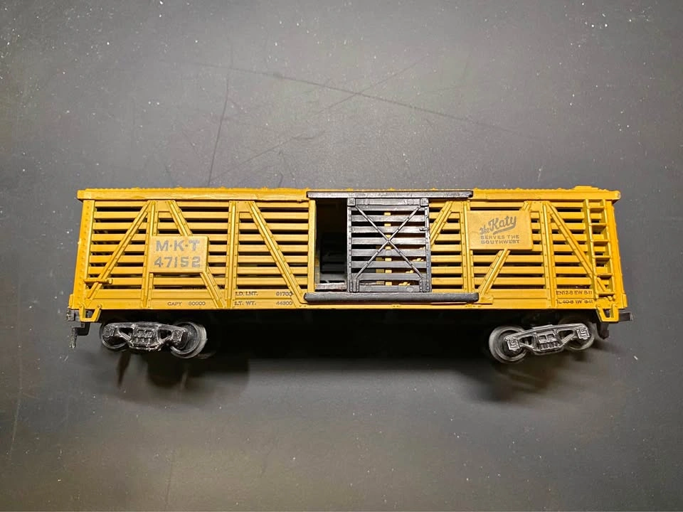 HO Scale Train Rolling Stock (Box Cars)
