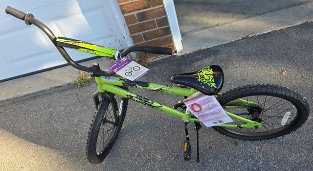 Avigo Spark 20 inch BMX Bike