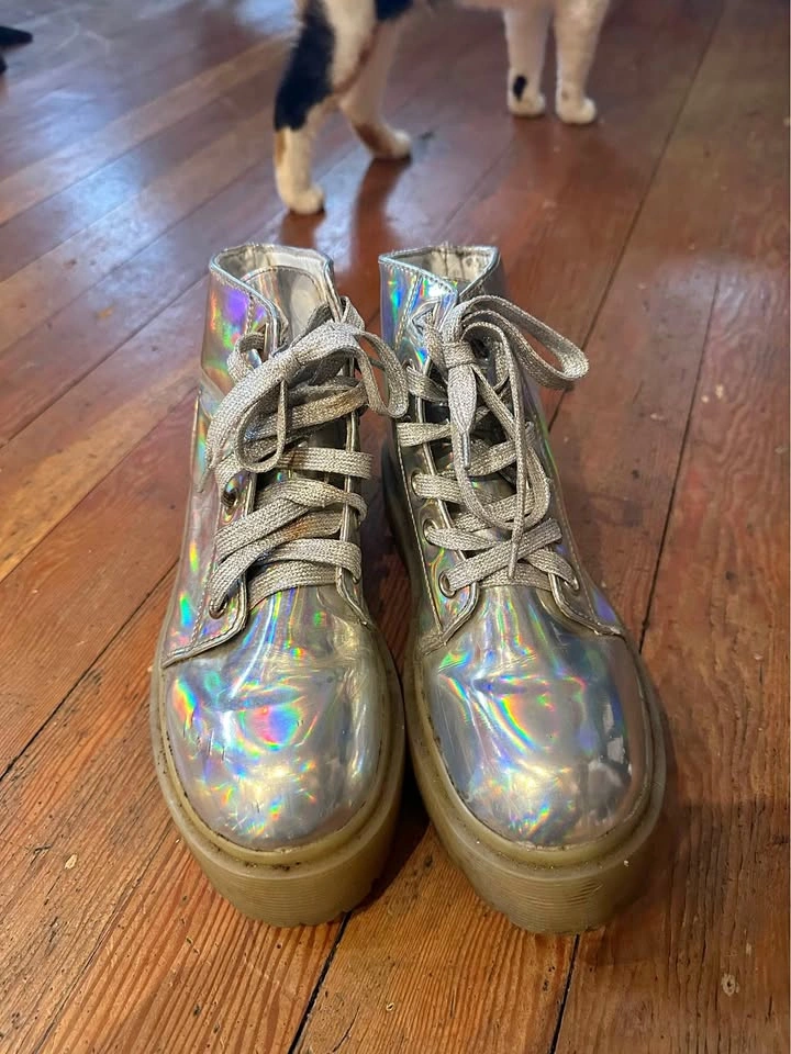 YRU Slayr Holographic Platform Combat Boots – Women’s Size 9